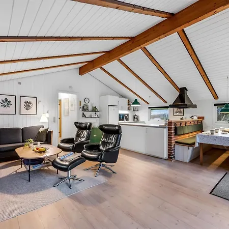 Veera - From The Sea By Interhome